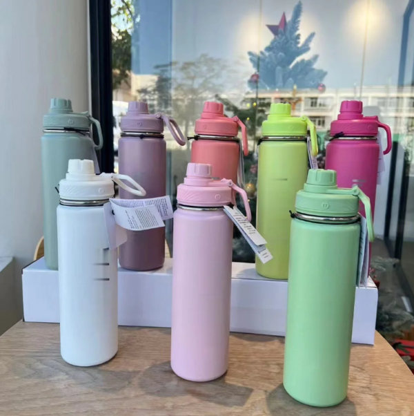 #StainlessSteelBottle #SportsWaterBottle #CorporateGifting #BrandedBottles #CustomLogoGifts #PromotionalProducts #HydrationGear #PremiumDrinkware #EventGiveaways #FitnessMerchandise #MarketingGifts